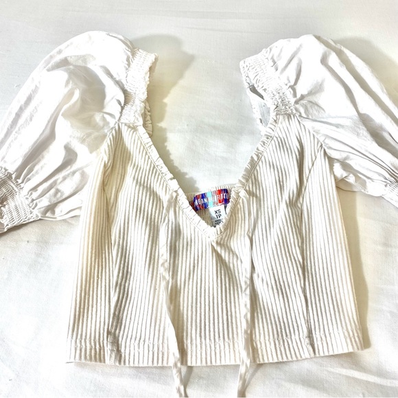 Urban Outfitters white crop top puff sleeves V neck shirred back XS renaissance - Picture 2 of 9
